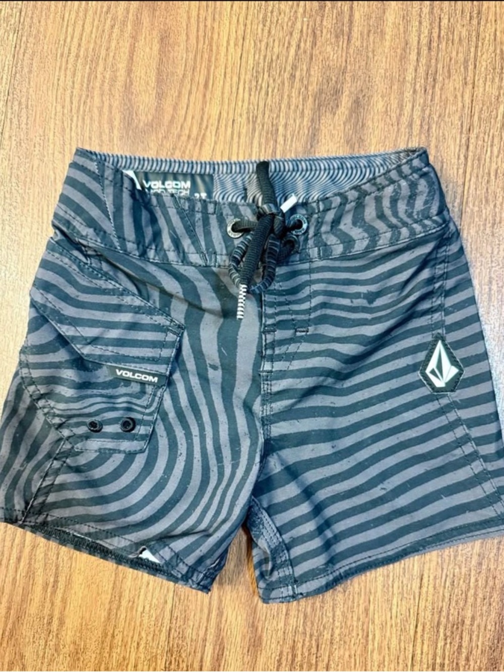 Volcom Toddler Boys Board Shorts Size 2T Black Gray Stripe Swim Trunks
